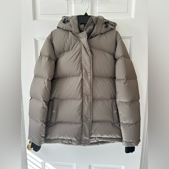 Quince Jackets & Blazers - QUINCE Responsible Down Puffer Jacket Size: XS Taupe - NWOT Heavy Long Warm Luxe